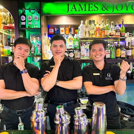Quality Beach Resorts And Spa Patong Exteriör bild