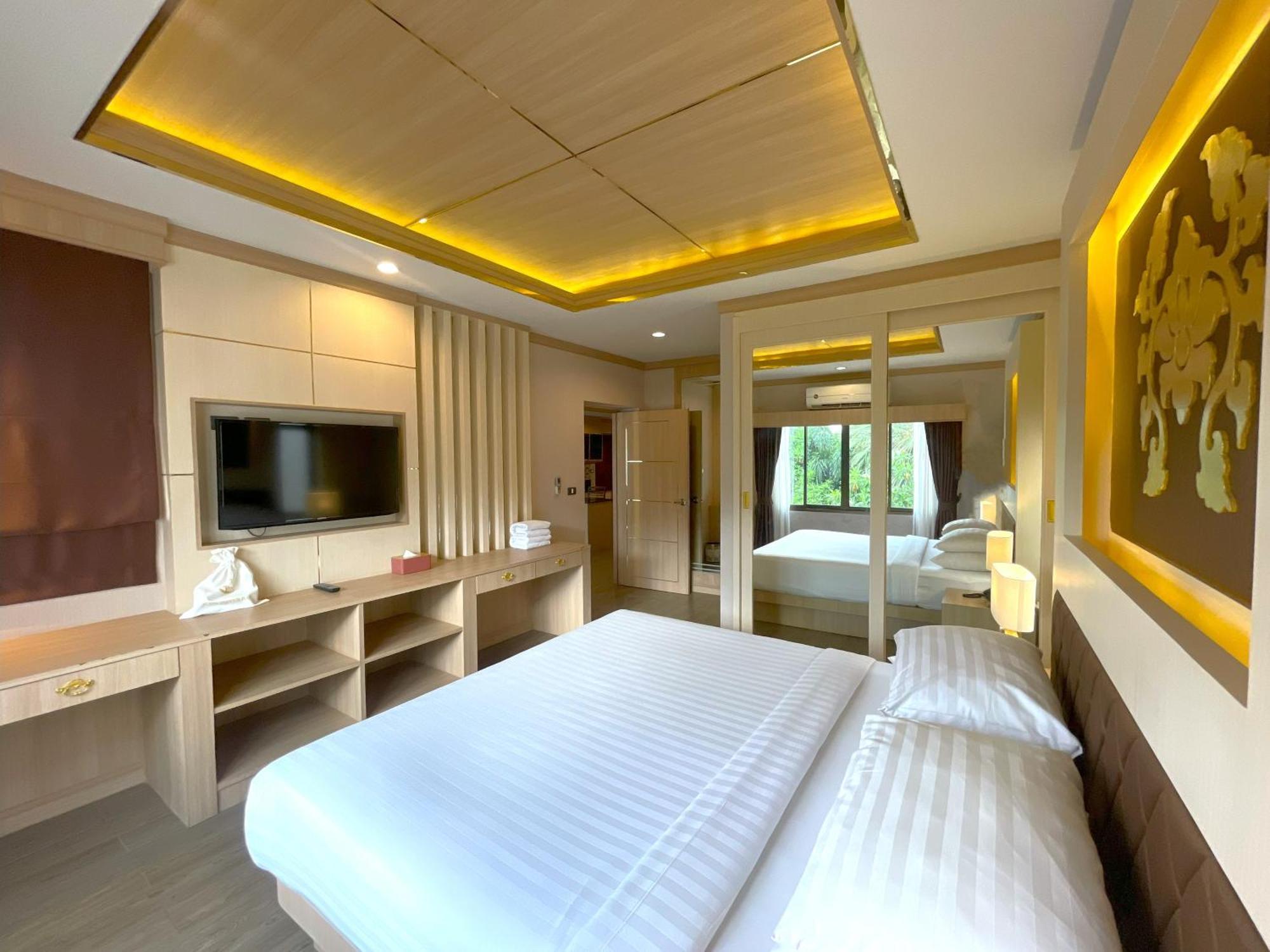 Quality Beach Resorts And Spa Patong Exteriör bild