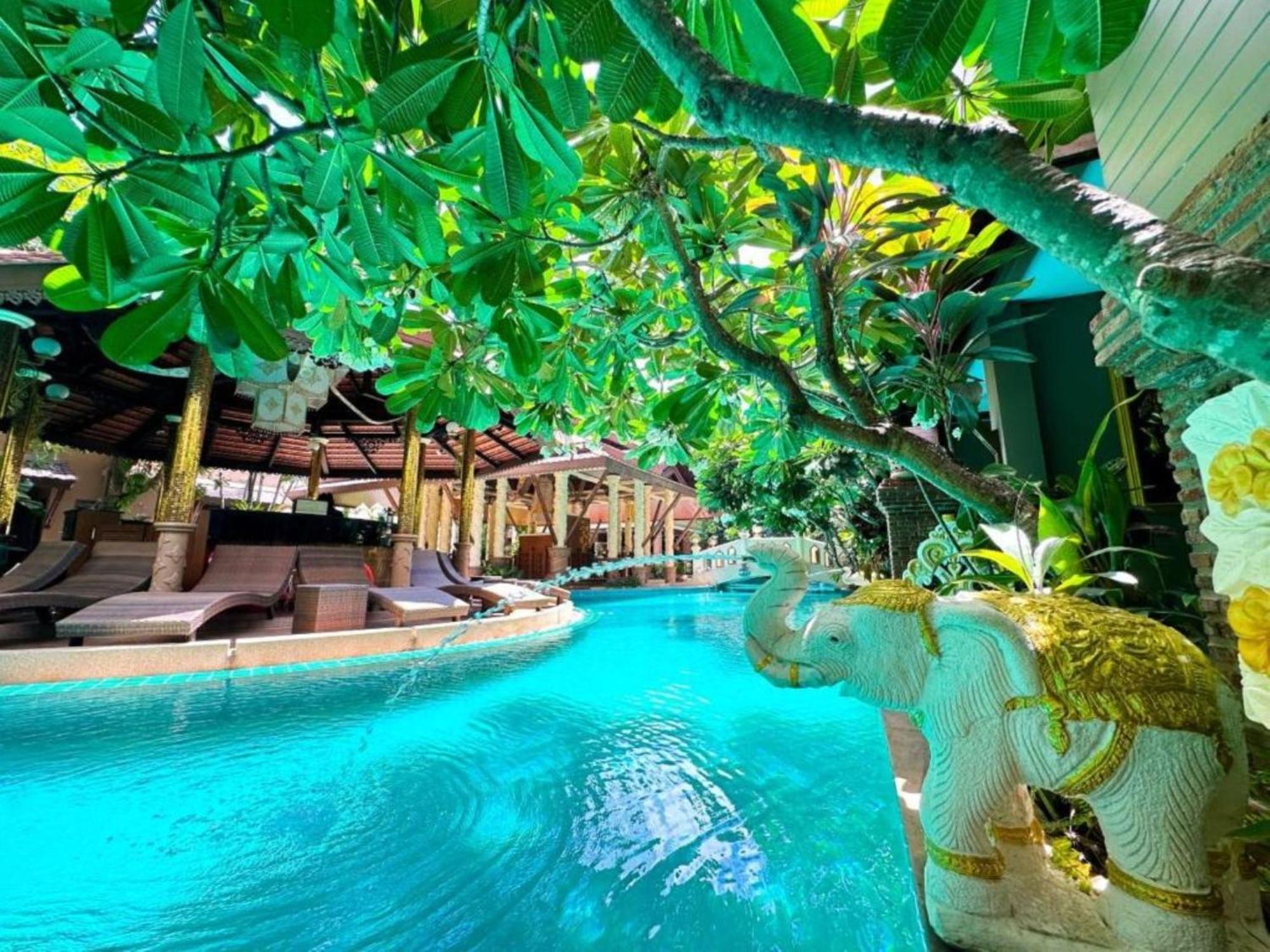 Quality Beach Resorts And Spa Patong Exteriör bild