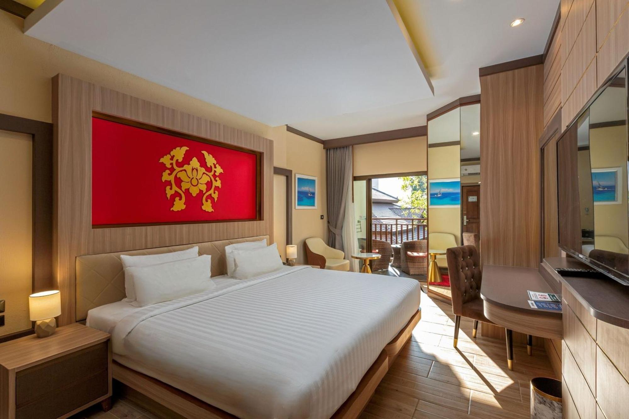 Quality Beach Resorts And Spa Patong Exteriör bild