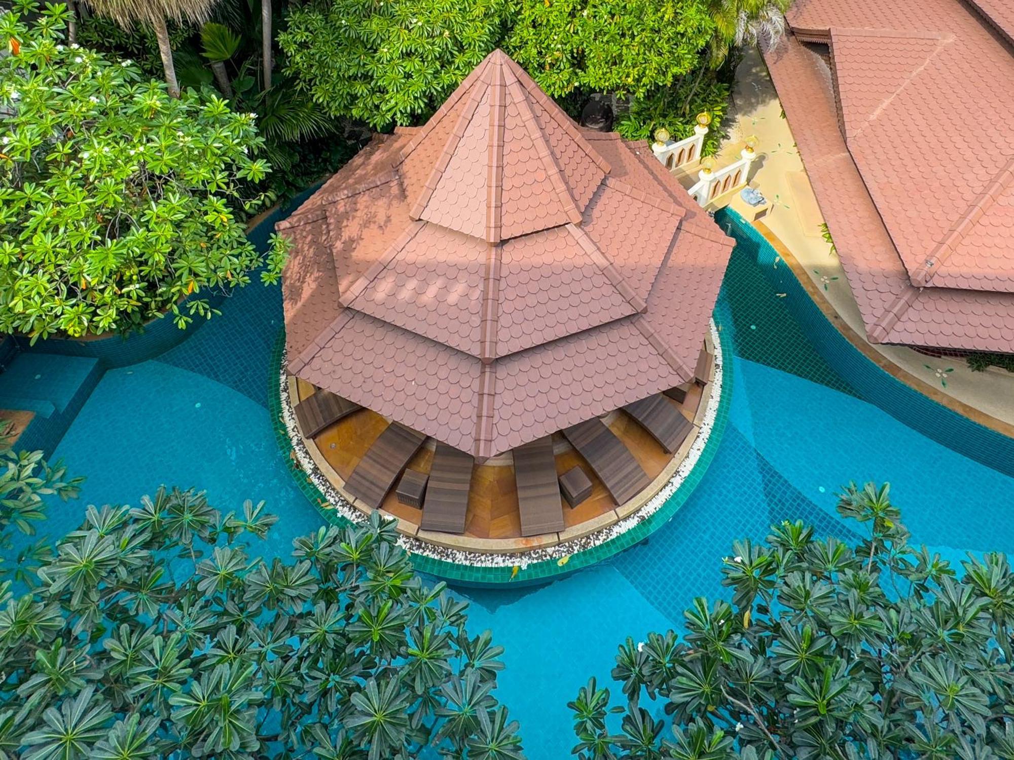 Quality Beach Resorts And Spa Patong Exteriör bild